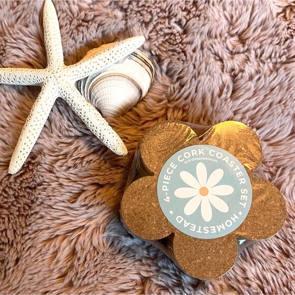 NWT My Homestead Co. 4 Piece Flower Shaped Daisy Cork Coaster Set - Picture 1 of 8
